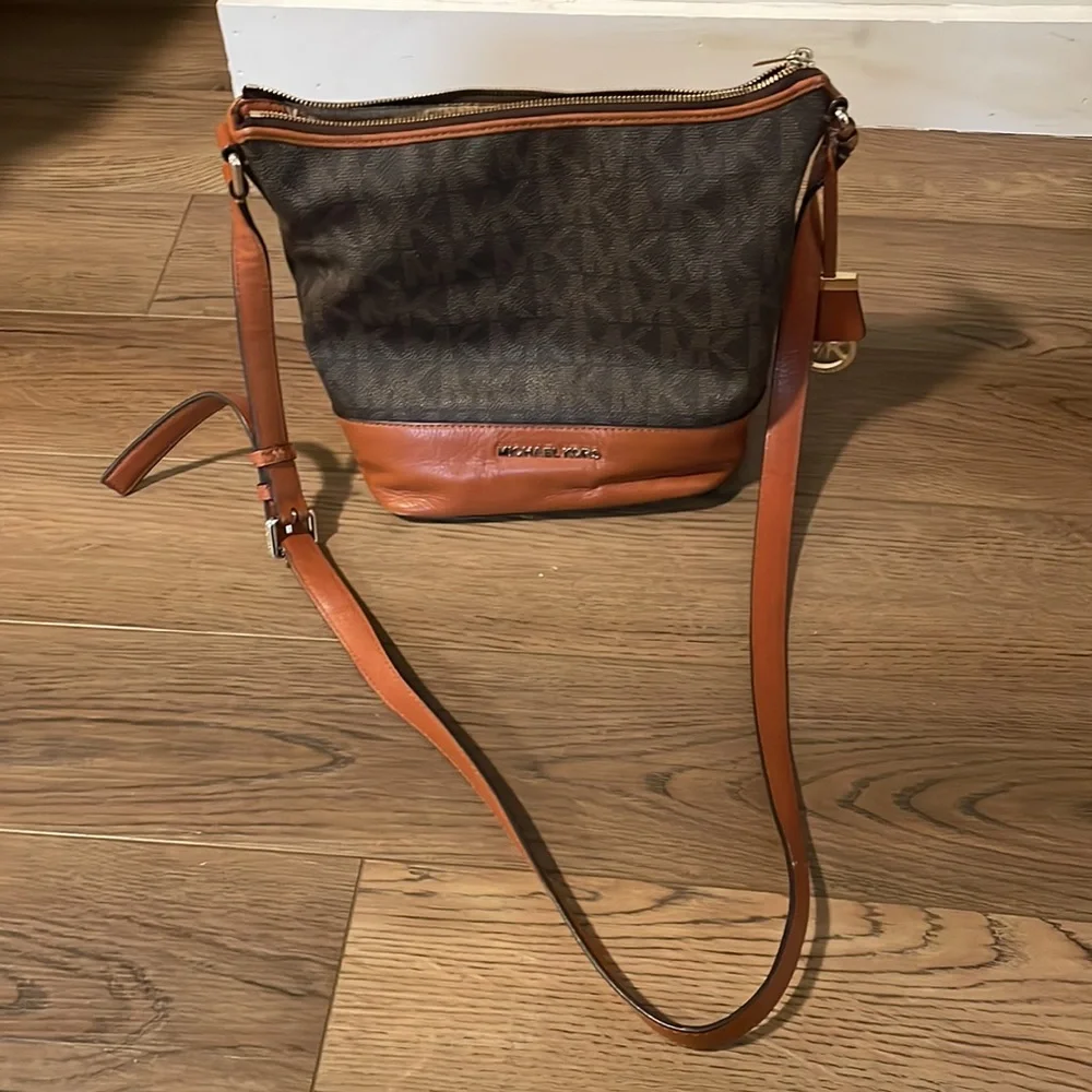 Michael Kors brown MK logo crossbody purse - Picture 9 of 9